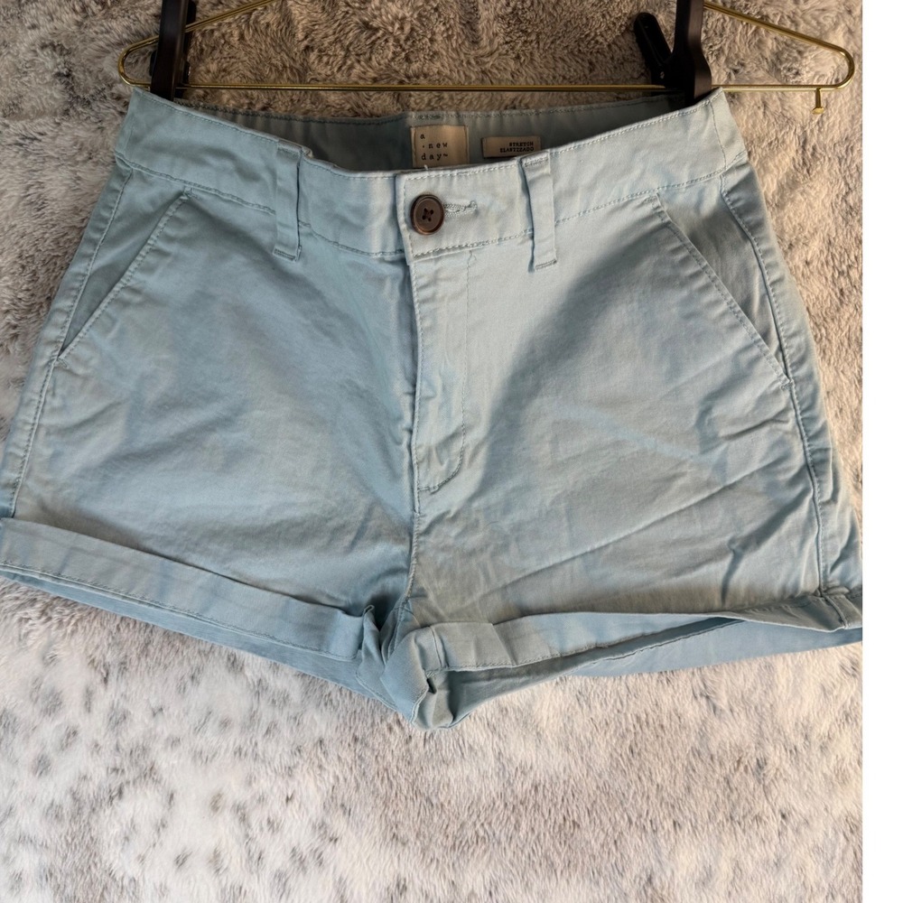 A New Day Light Blue Cuffed Chino Shorts Women's‎ Size 4 Stretch Casual